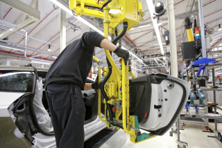Illustration for article titled El minucioso proceso de construir un Lamborghini, foto a foto